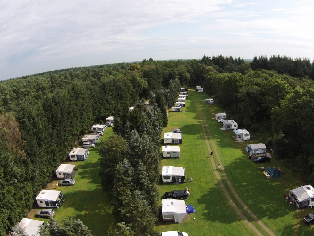 De camping straalt een en al rust uit