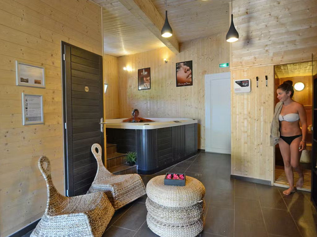 Les Bois Du Chatelas 10