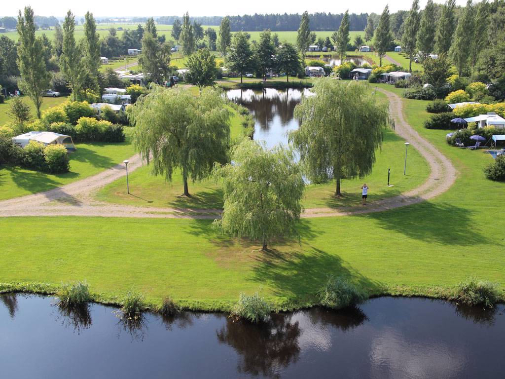 Bekroonde adult only charmecamping op de grens van drie provincies