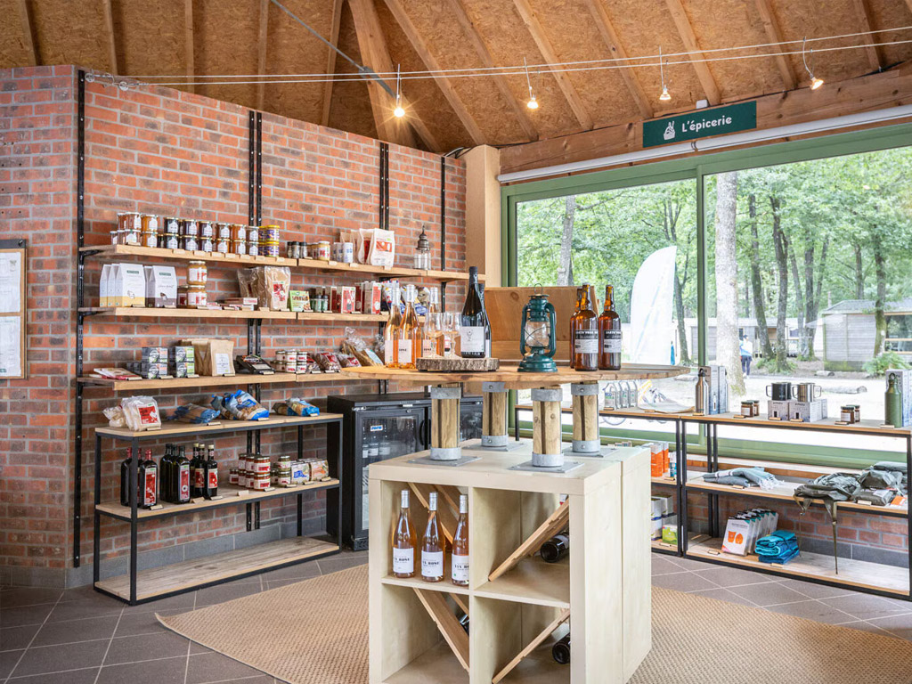 Camping Huttopia Lac De Sille 11