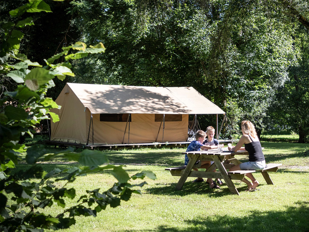 Camping Huttopia Beaulieu Sur Dordogne 10