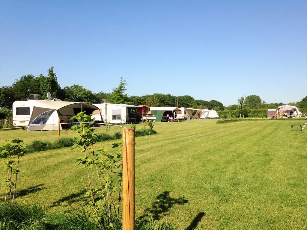 Een landelijk gelegen naturistenterrein voor rustzoekers