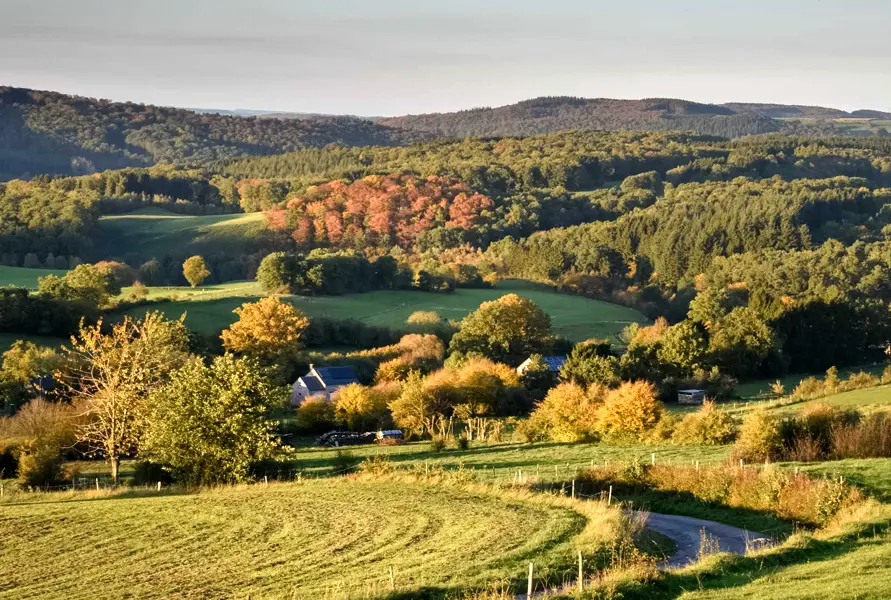 Prachtige herfstbestemmingen die bereikbaar zijn met de auto