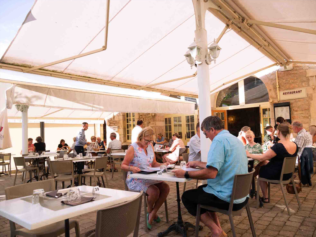 Castel Camping Chateau De L Eperviere 5