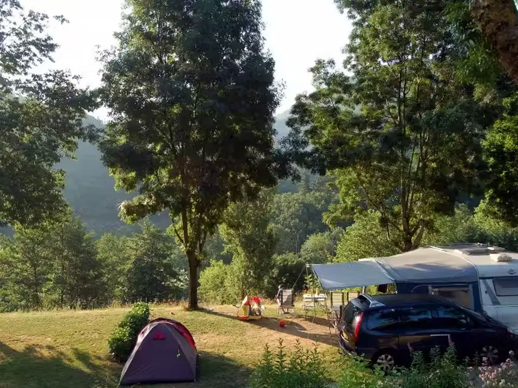 FOTO - Vijfsterren familiecamping in het onbekendere deel van de Ardèche