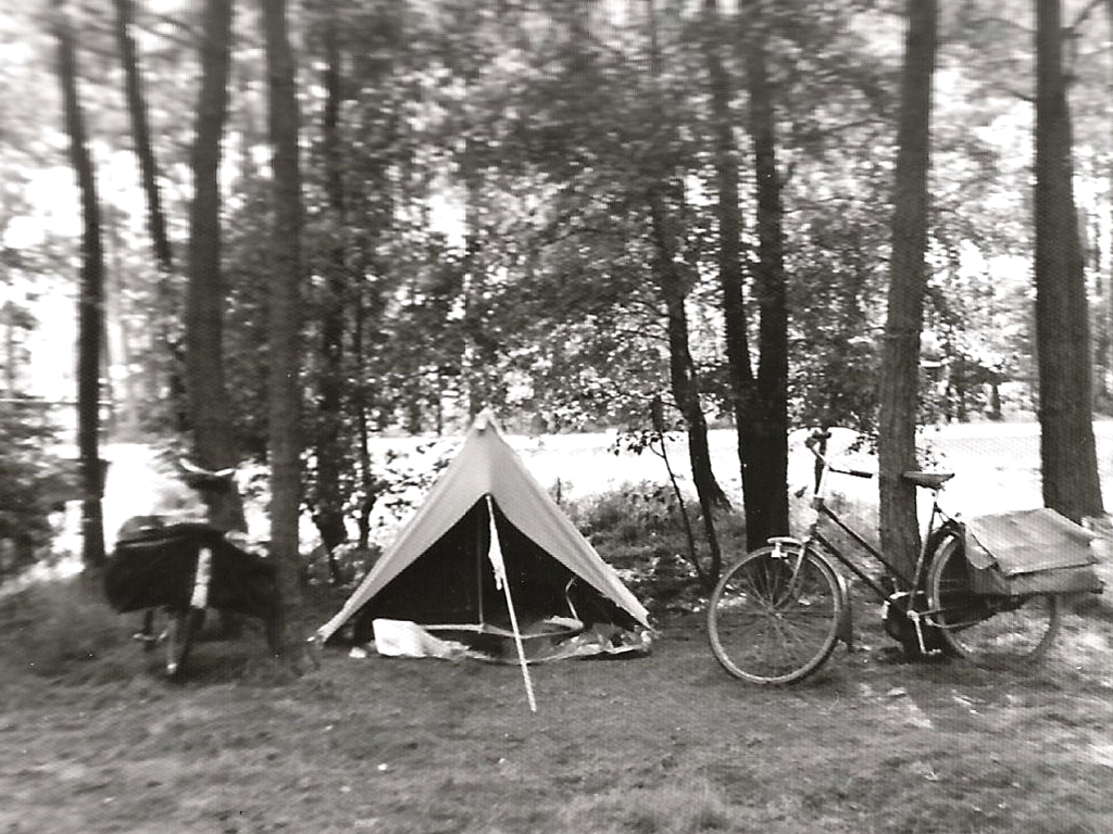 Vroeger gingen we met een fiets naar de camping