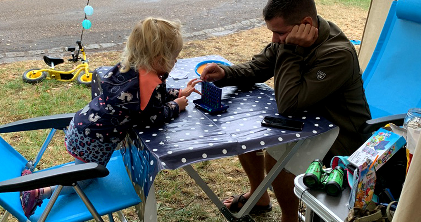 Vermaak voor op de camping tijdens de regen