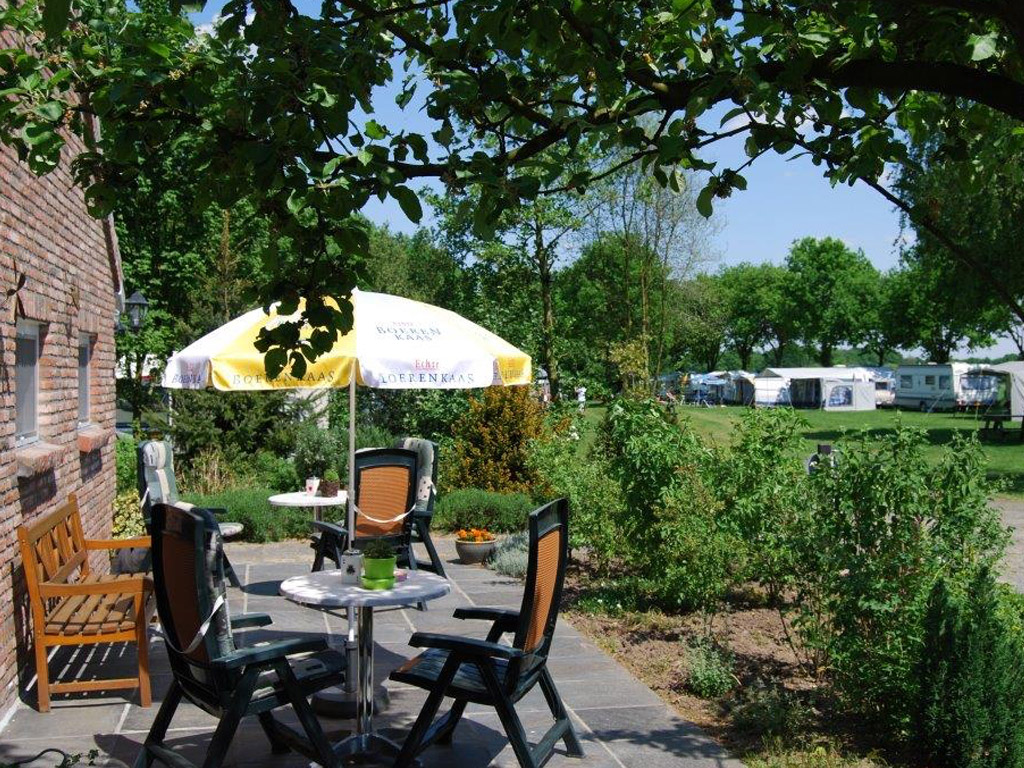 Gastvrije adult only camping bij een kaasmakerij