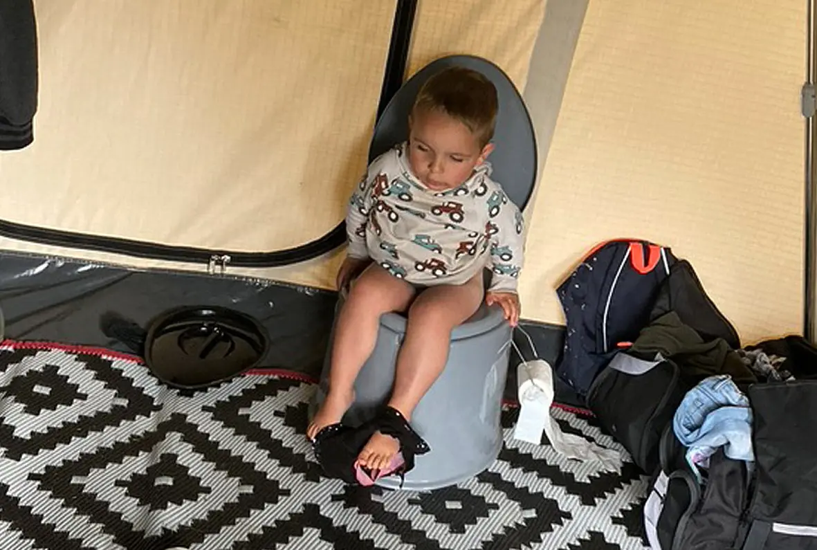 10 draagbare toiletten voor op de camping