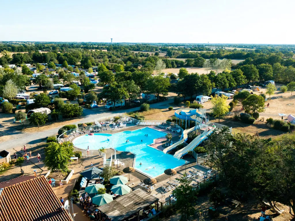 Geniet op het zonovergoten Franse platteland vlakbij de kust!