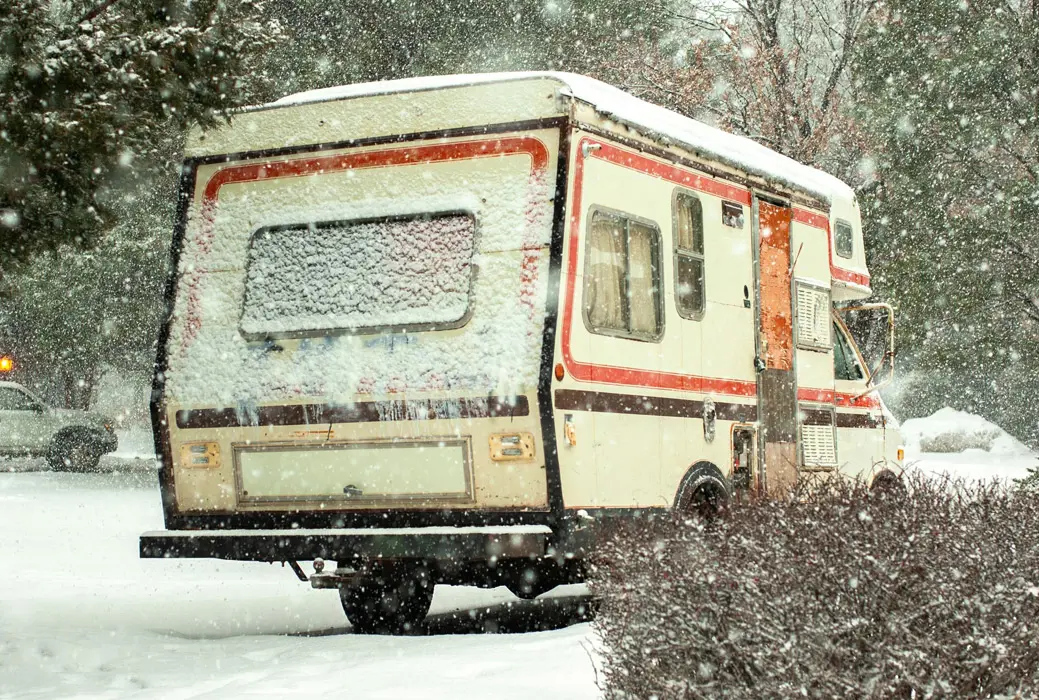 Op skivakantie met de camper? Dit zijn de voor- en nadelen