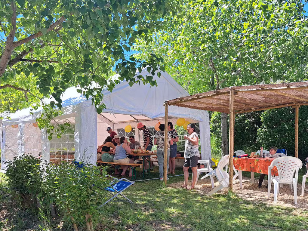 Camping Domaine De L Ecluse 9