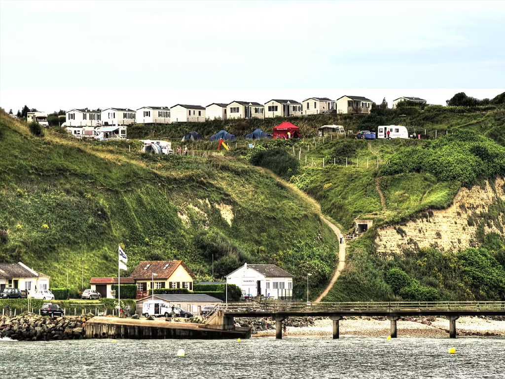 Flower Camping Omaha Beach 1