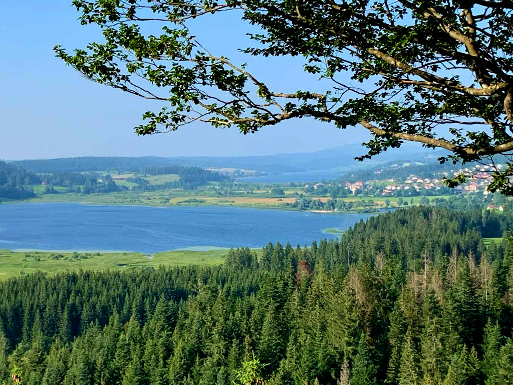 Kamperen aan de oevers van de franse rivier Loue