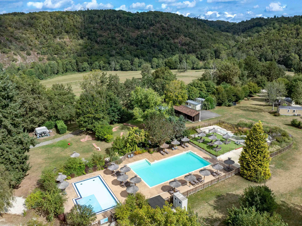 Camping Les Gorges Du Chambron 2