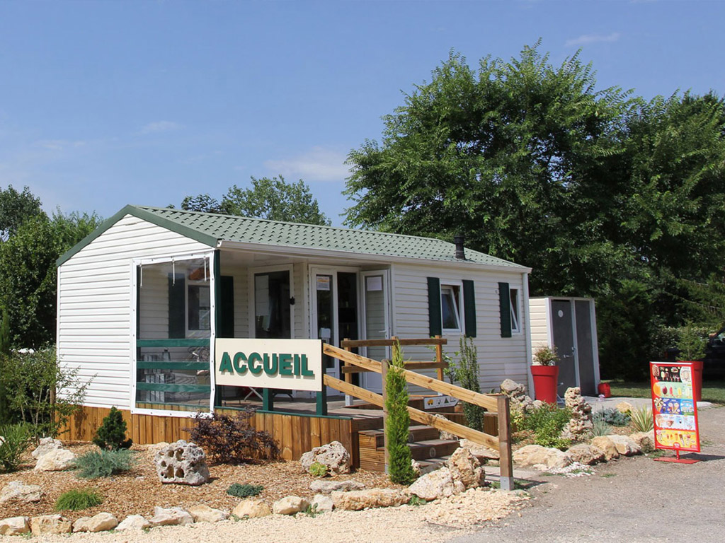 Camping Les Catalpas 10