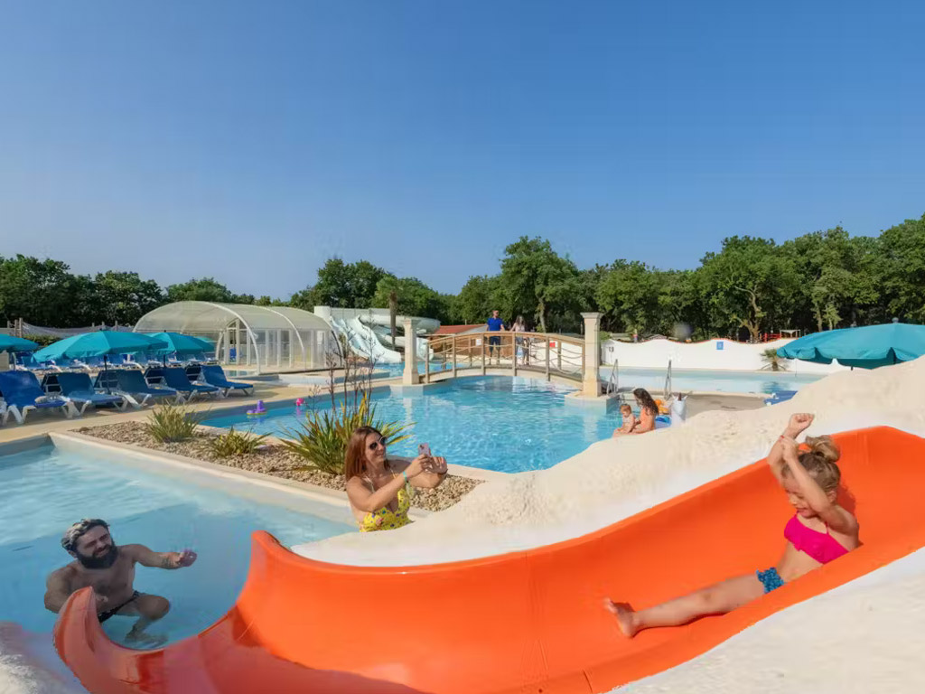 Camping Paradise Domaine Les Charmilles 10