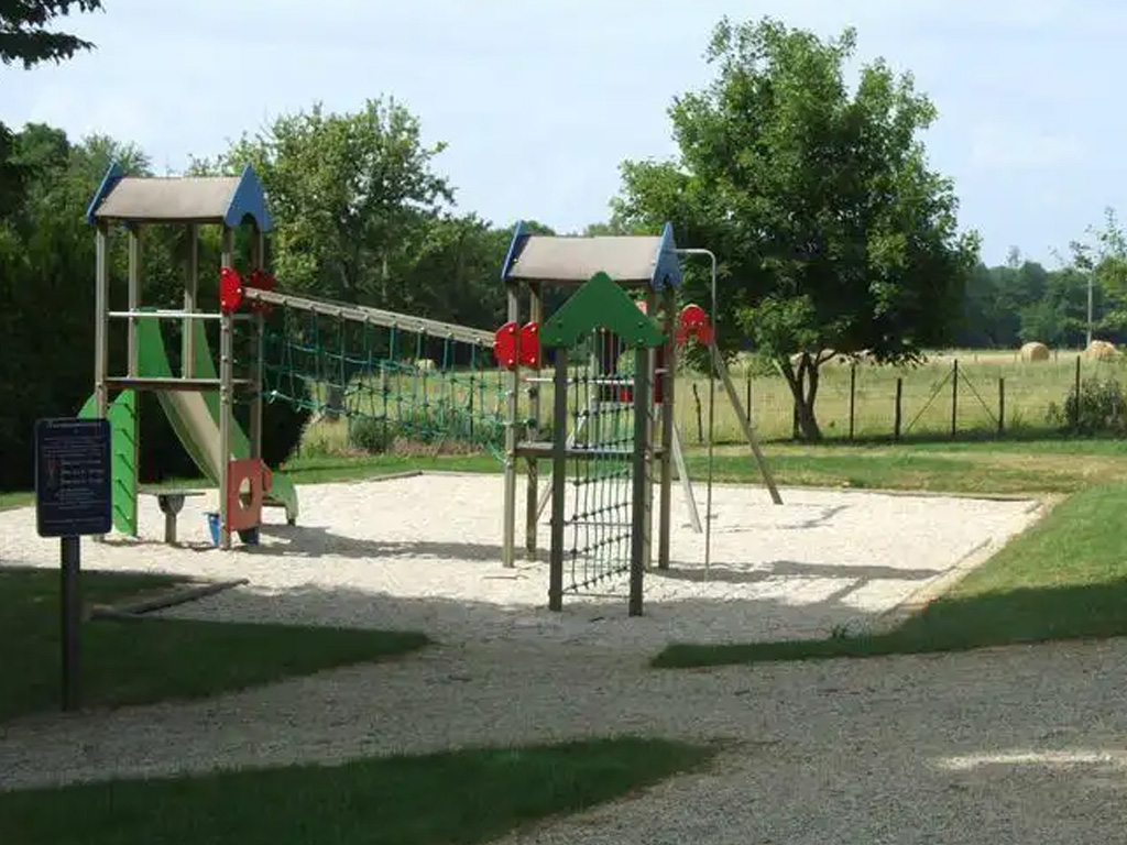 Camping La Croix Badeau 2