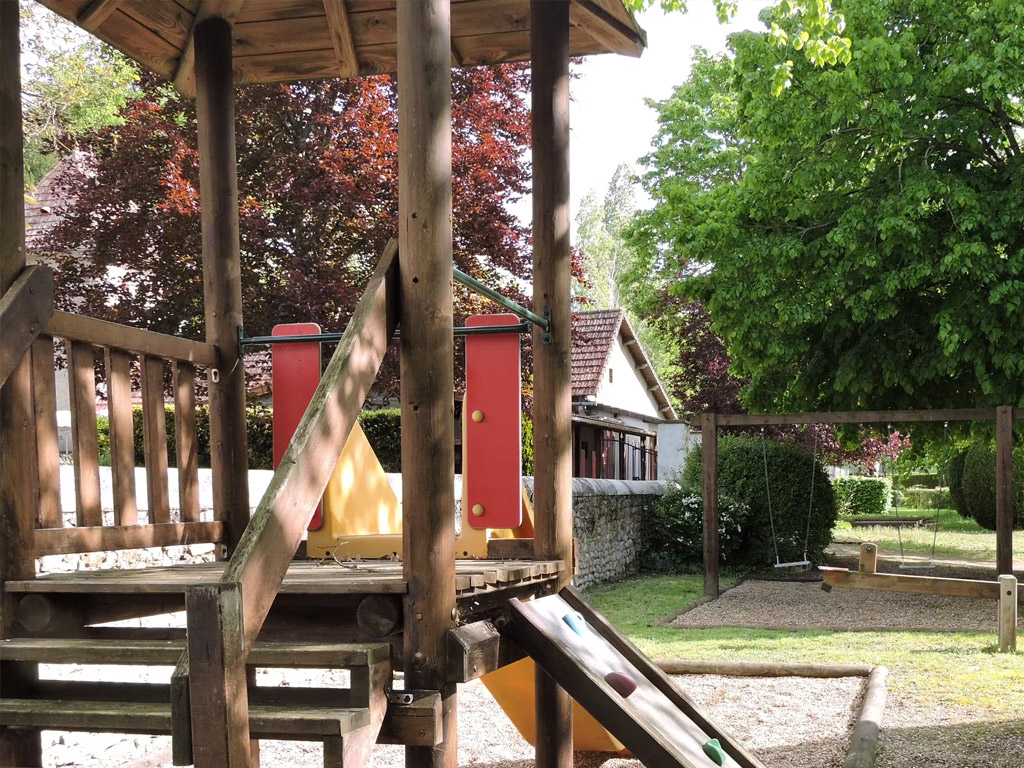 Camping Chateau De La Rolandiere 9