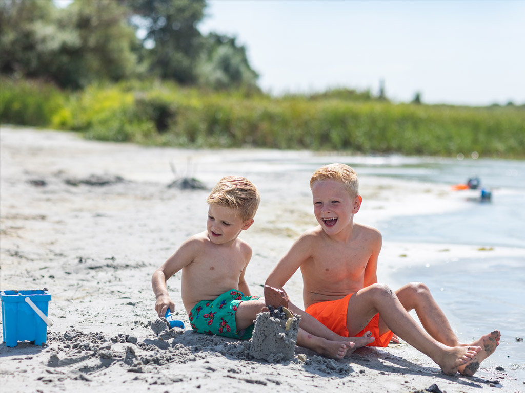 Marinapark Beach Resort Soal 6