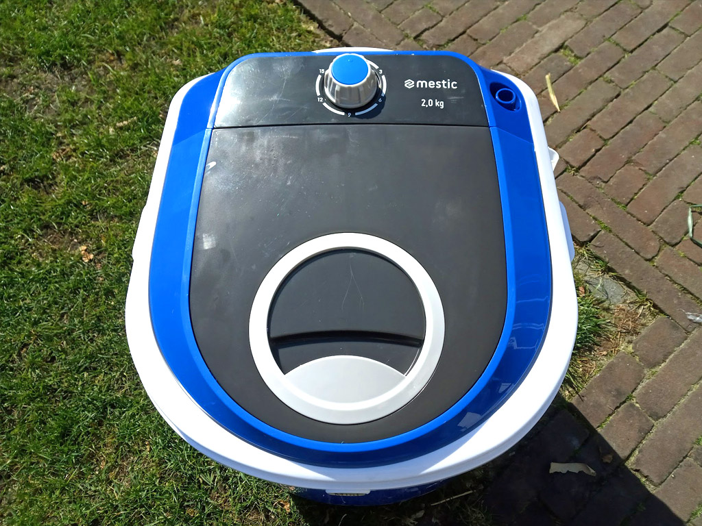 Doe je was op de camping met de Mestic MW-100 wasmachine