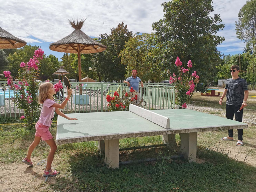 Camping Les Plages De L Ain 3