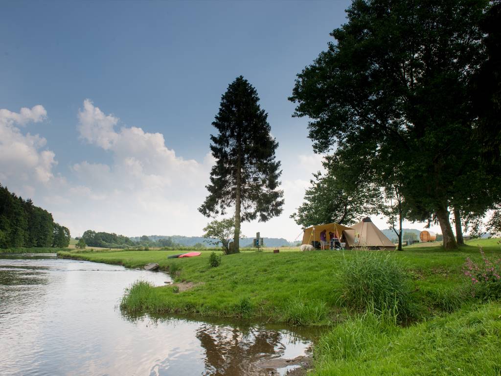 Kamperen aan de rivier - Camping de la Semois