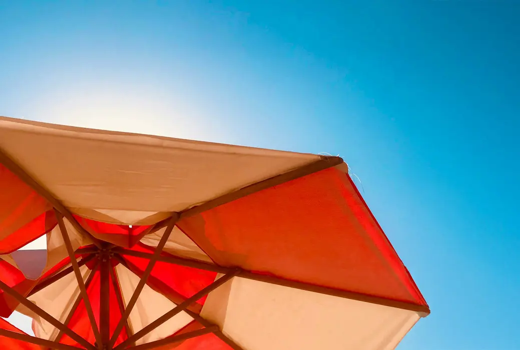Waarom een goede parasol op de camping meer verschil maakt dan je tent