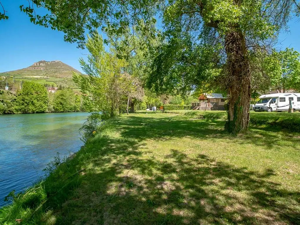 Gemoedelijke Franse familiecamping direct aan de rivier de Tarn