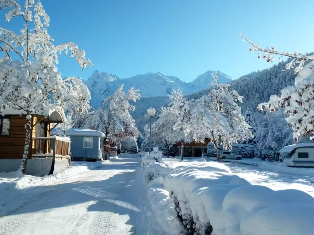 Verblijf eens op een wintercamping tijdens je wintersportvakantie!