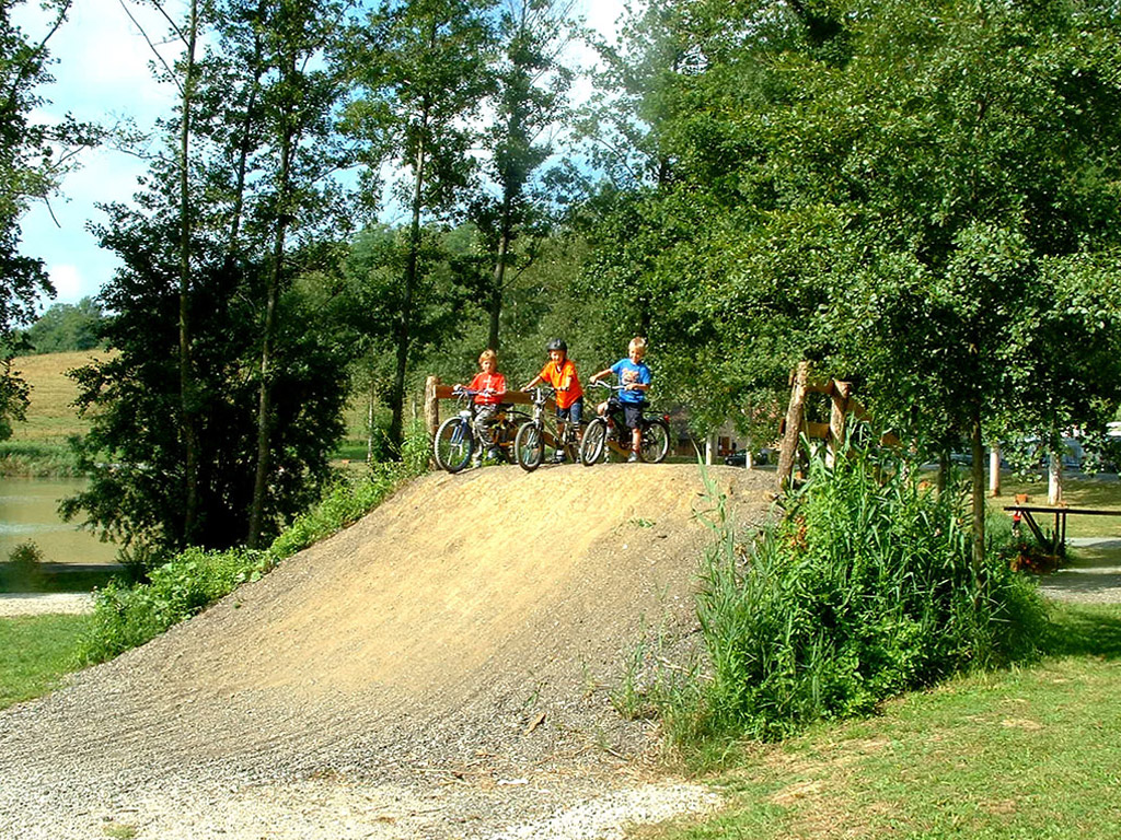 Camping Du Bois Du Reveuge 6