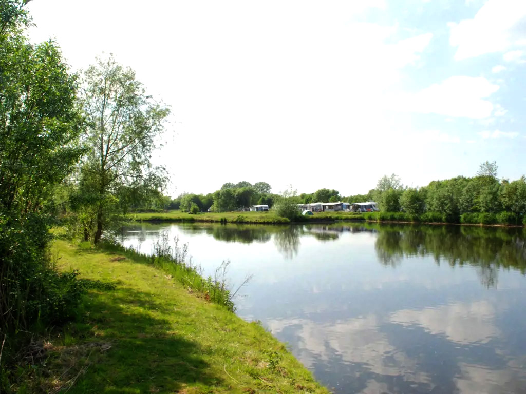 Naturistencamping net buiten Delft