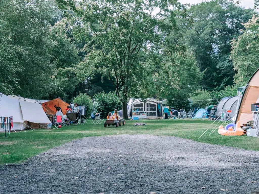 Charme camping met gratis toegang tot naastgelegen bosbad