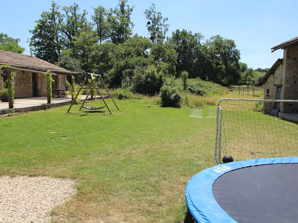 Geniet 4 x per week van een table d'Hote op deze Franse Glamping