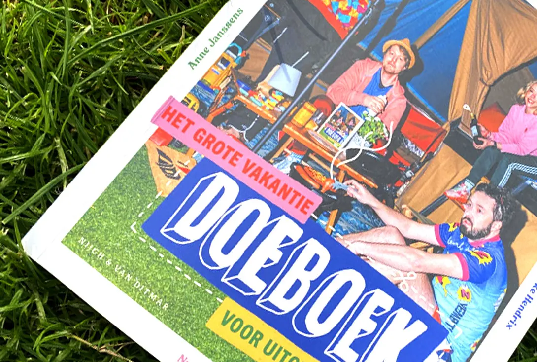 In de review: ‘Het grote vakantie-doeboek voor uitgebluste ouders’