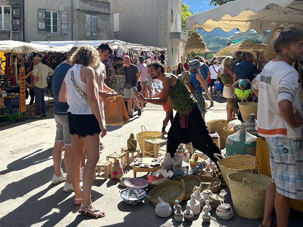 Leuke handgemaakte spullen kopen op een Franse markt