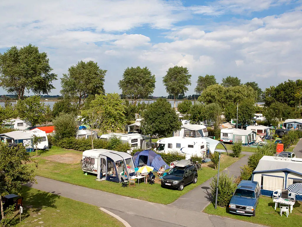 Camping met uitgebreide faciliteiten vlak bij de Belgische zee