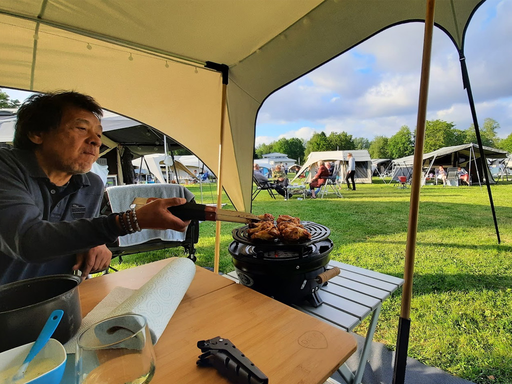 Samen met campoozers op de camping