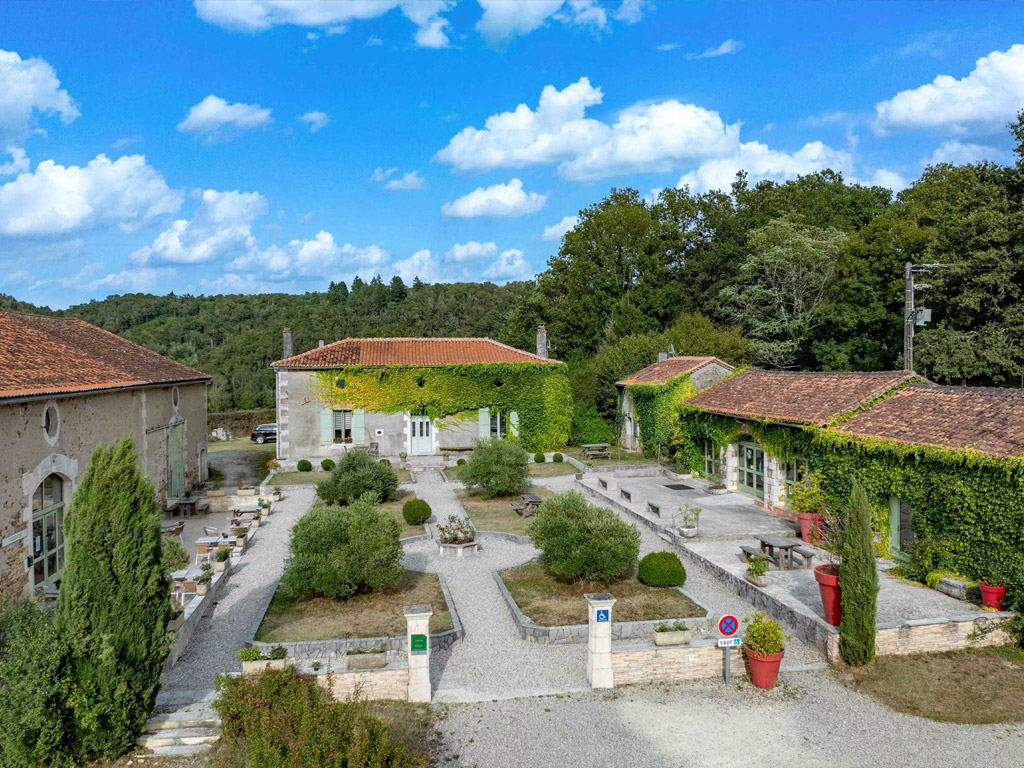 Camping Les Gorges Du Chambron 5