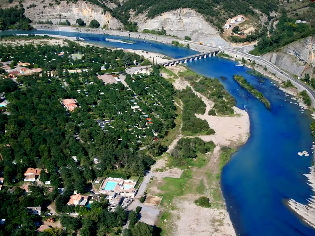 Kleine duurzame camping pal aan DE rivier de Ardèche