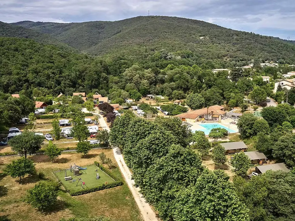 Franse Camping met Nederlandse eigenaren en Nederlandse animatie