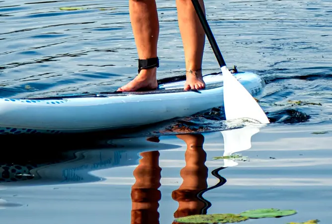Sup op de camping: zo voeg je avontuur en ontspanning samen