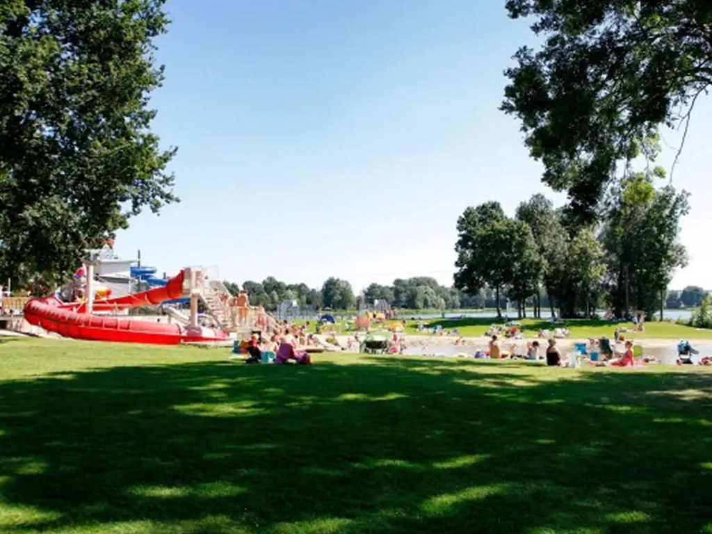 Grote jeugdcamping in Noord-Brabant met suptropisch zwemparadijs&nbsp;