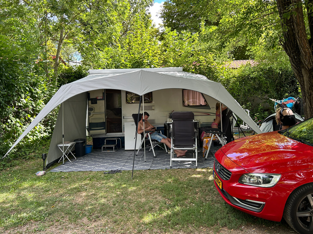 Tussenstops maken tijdens je reis naar de camping