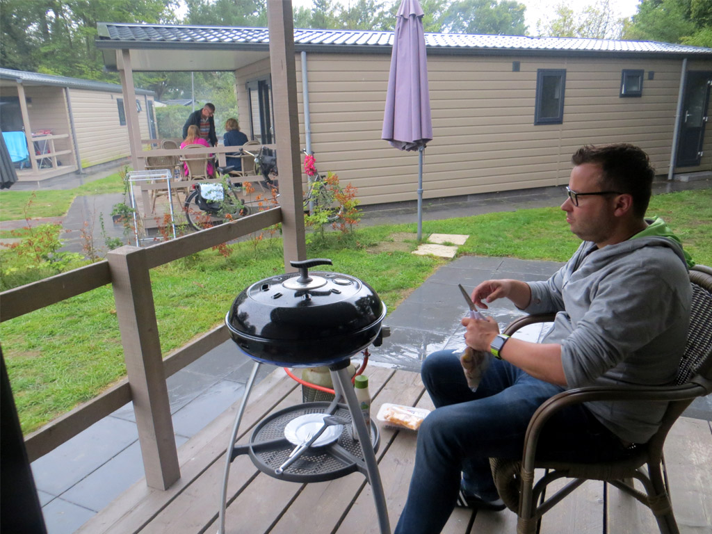 Koken met een skottelbraai op de camping