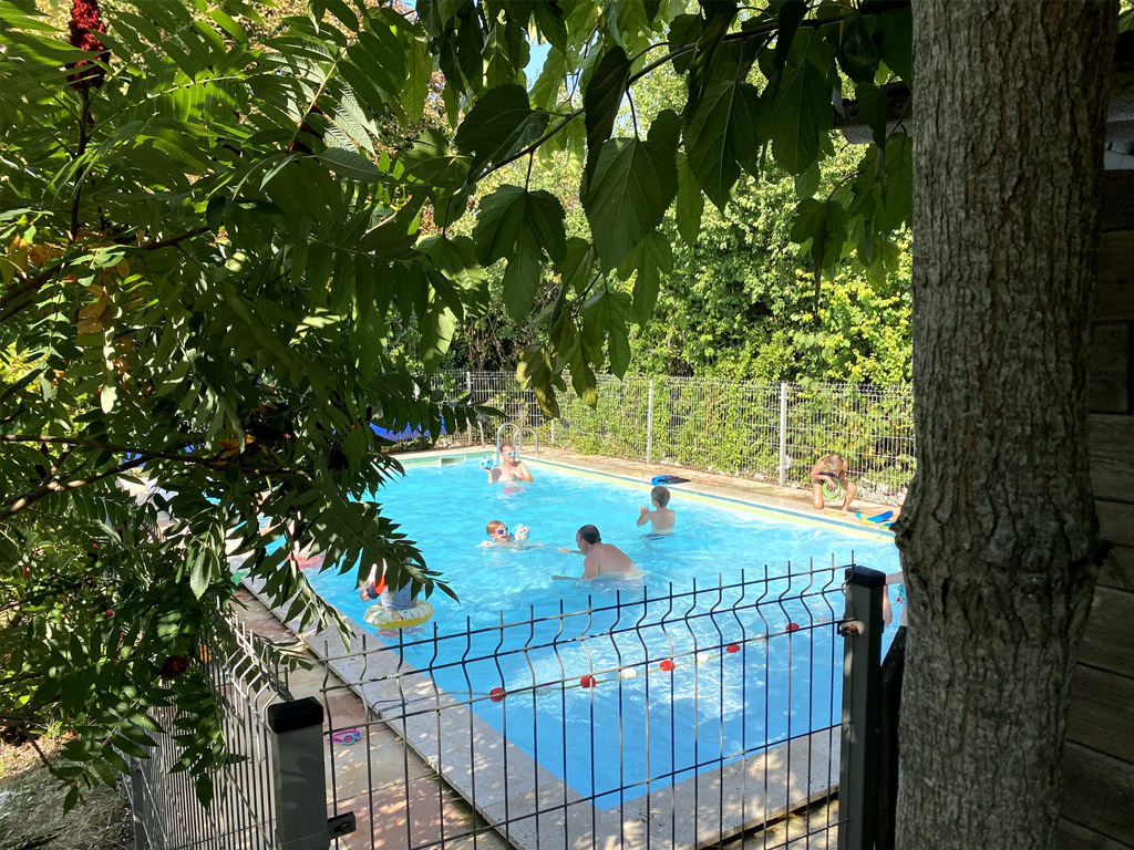 Camping Domaine Les Escaliers De La Combe 6