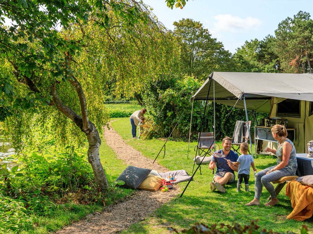 Direct gelegen aan de duinen en op loopafstand van het strand van Rockanje: Molecaten Park Waterbos.