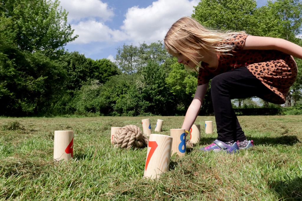 Spellen spelen op de camping