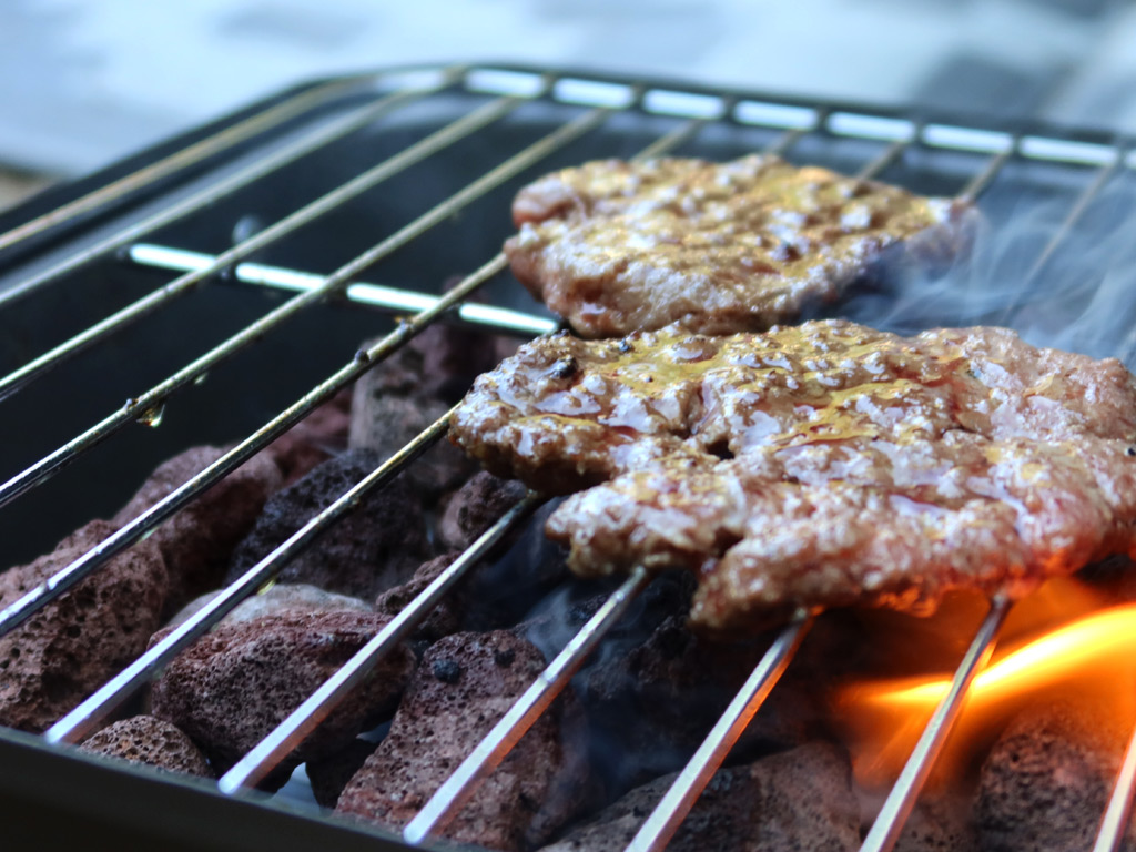 Een gasbarbecue voor op de camping