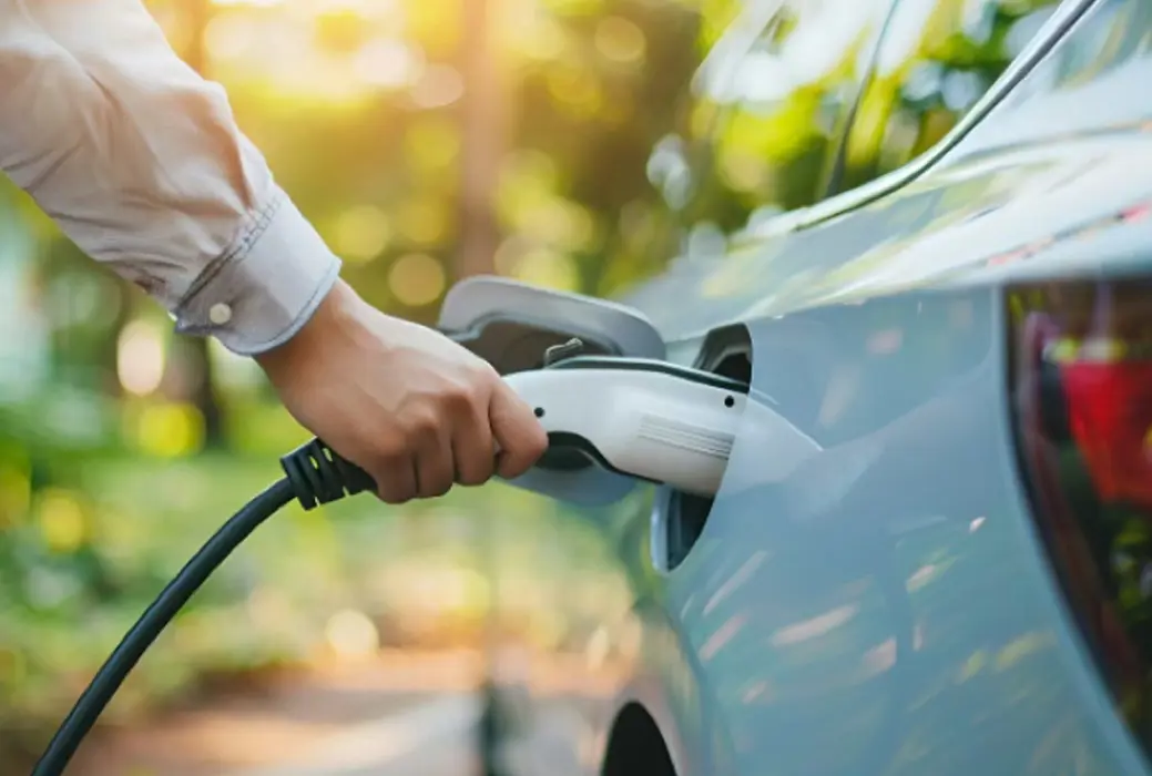 Op vakantie met een elektrische auto? Deze verzekeringsfout kan je reis flink verpesten